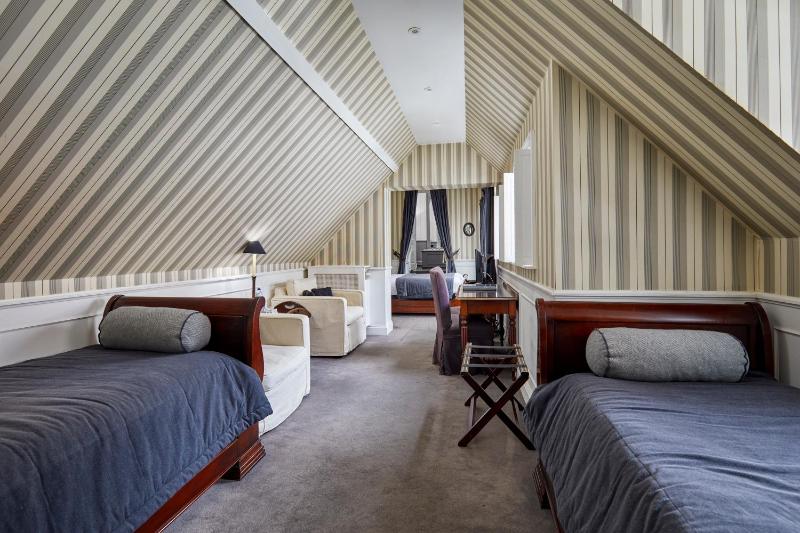 Superior Suite image 4