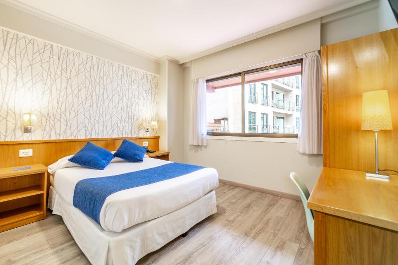 Standard Double or Twin Room image 1