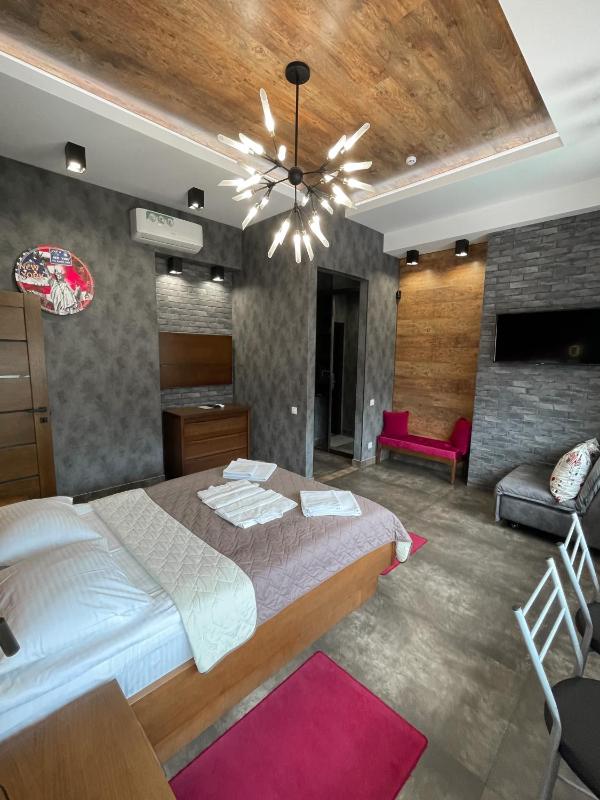Deluxe Triple Room image 3