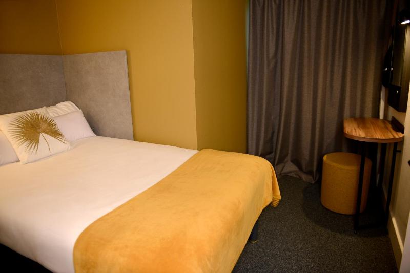 Standard Single Room image 2