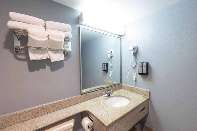 Seaview Hotel - image 22