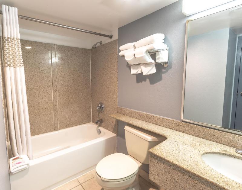 Seaview Hotel - image 32