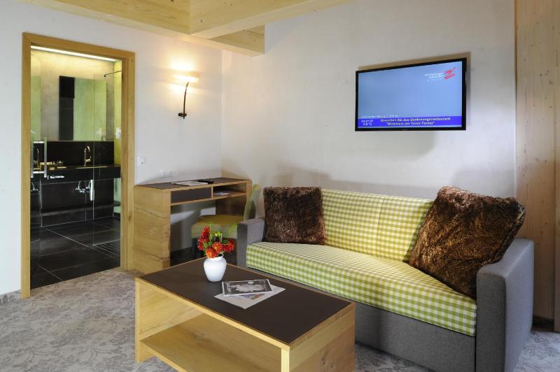 Standard Double or Twin Room with Balcony image 2