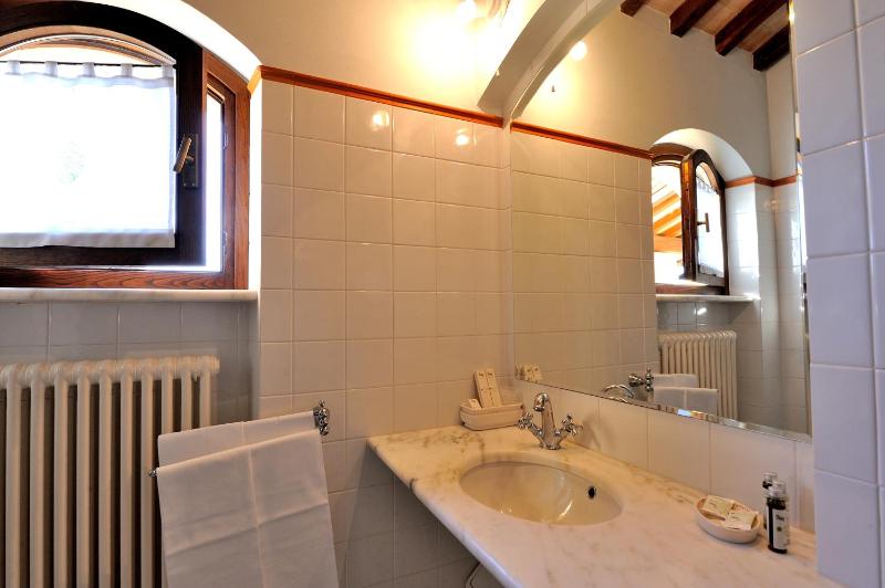Quadruple Room image 3