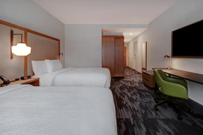Queen Room with Two Queen Beds image 1