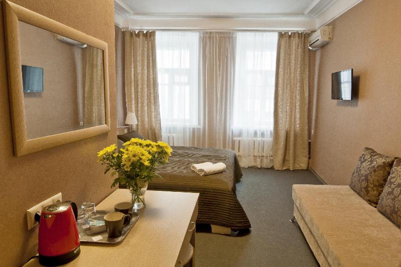 Standard Triple Room image 3