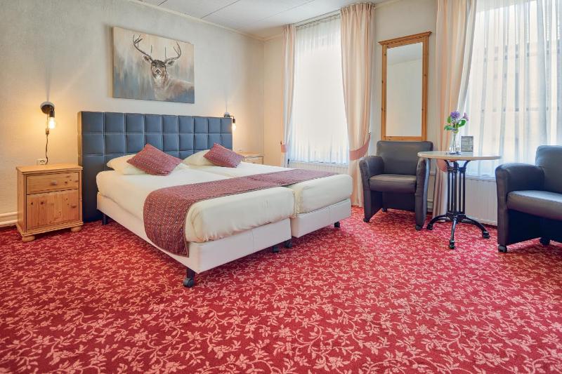 Budget Double Room image 3