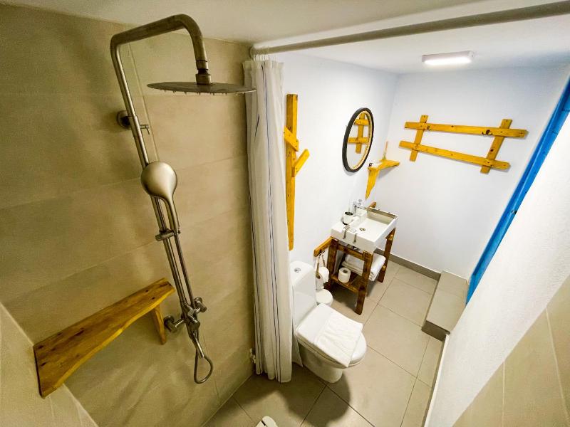 Double or Twin Room with Private Bathroom image 3