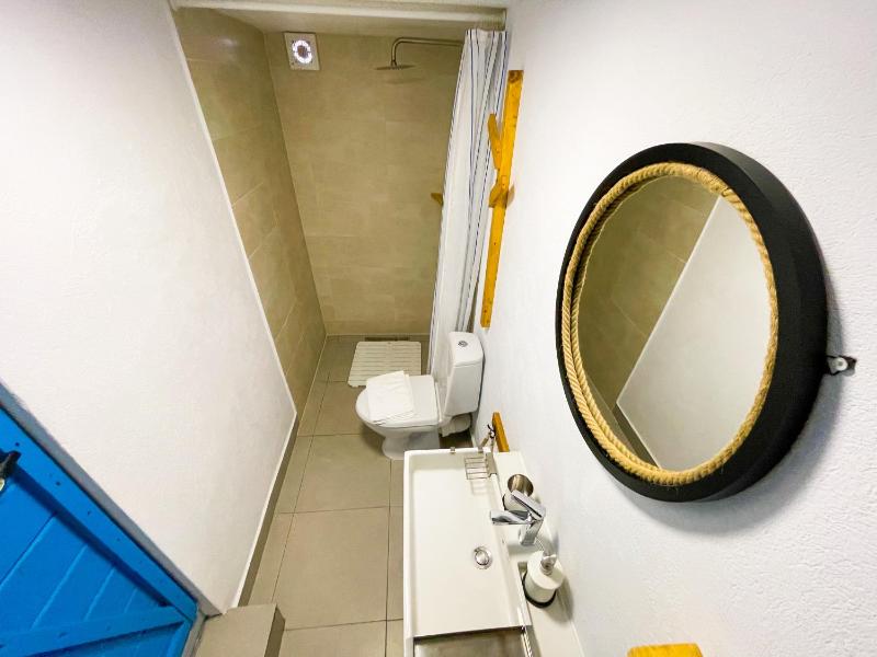 Double or Twin Room with Private Bathroom image 4