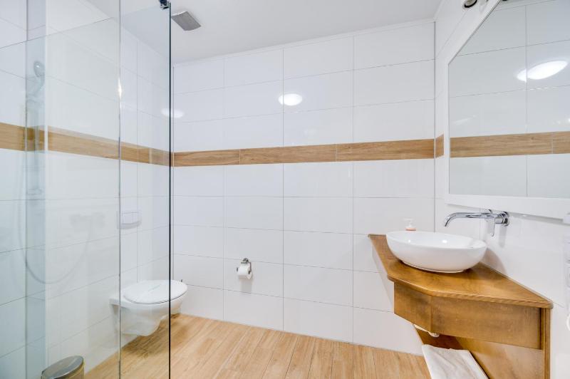 Double Room image 3