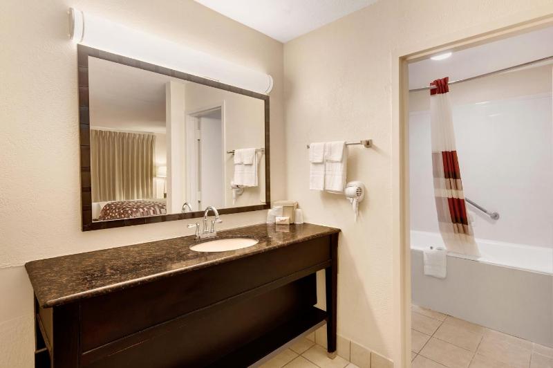 Standard Room with Two Queen Beds Non-Smoking image 3