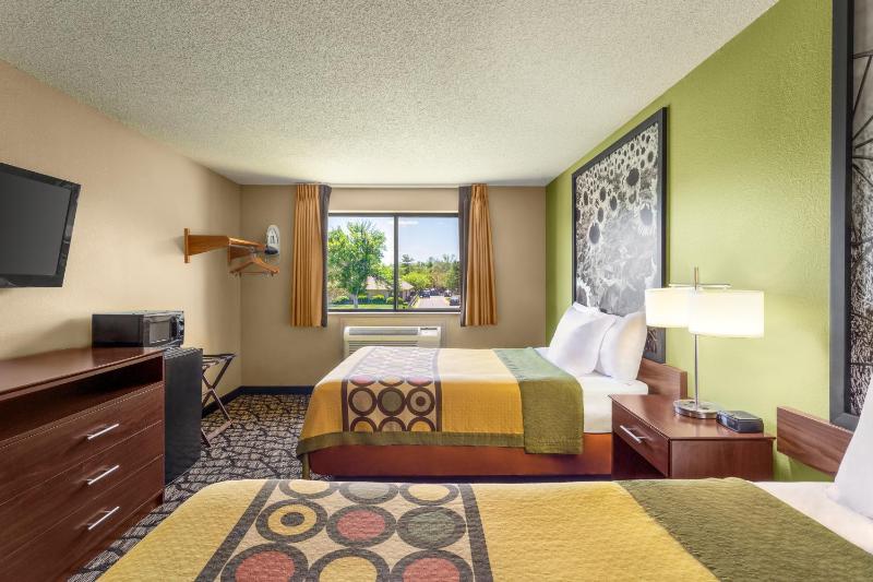 Queen Room with Two Queen Beds - Non-Smoking image 1