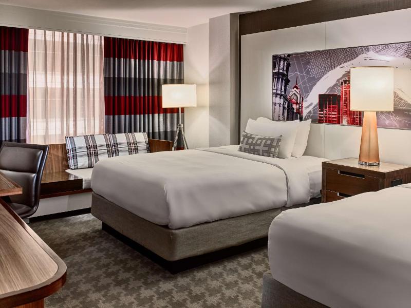 Deluxe Room with Two Queen Beds image 2