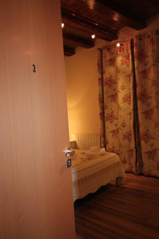 Double or Twin Room with Shared Bathroom image 2