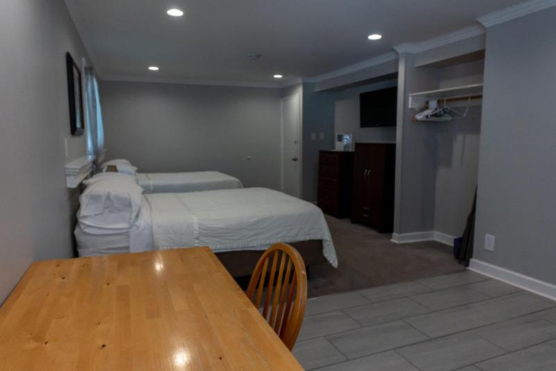 Family Room image 3