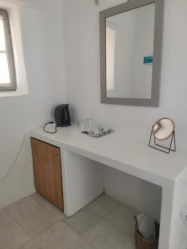 Double Room with Garden View image 4