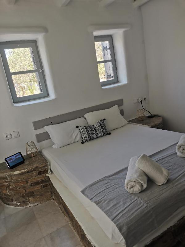 Double Room with Garden View image 1