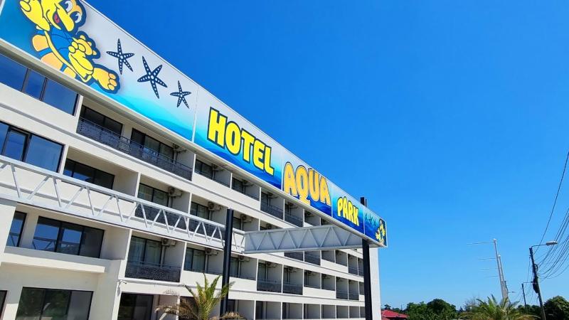 Hotel Aqua Park - image 1