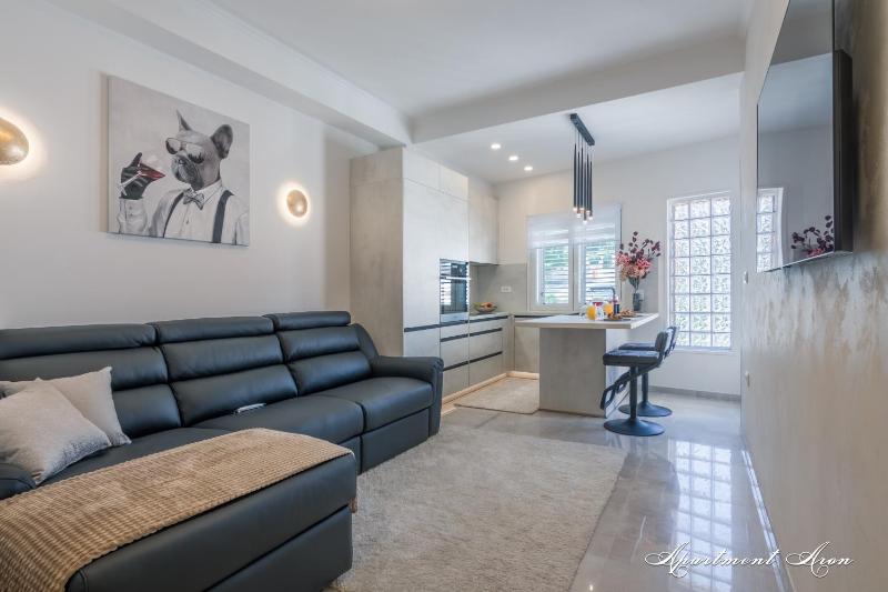 Deluxe Apartment image 1