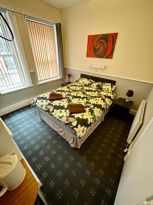 Hayward Hotel - image 23