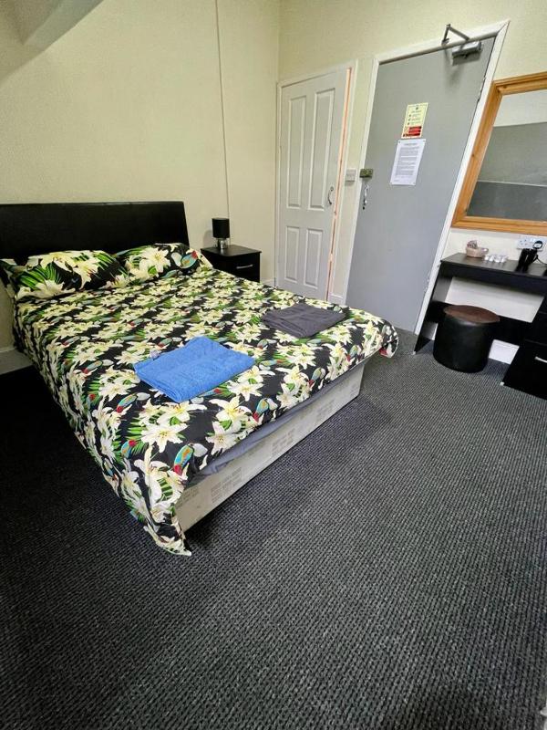 Hayward Hotel - image 20