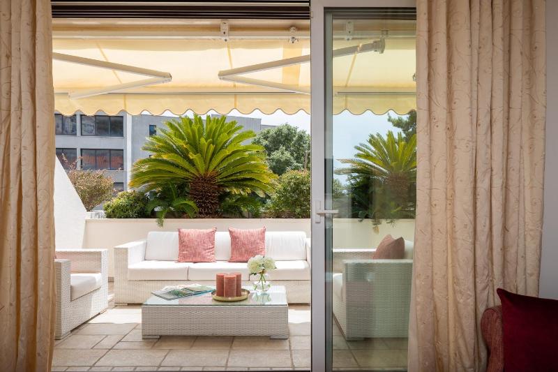 Royal palms luxury apartment - image 2