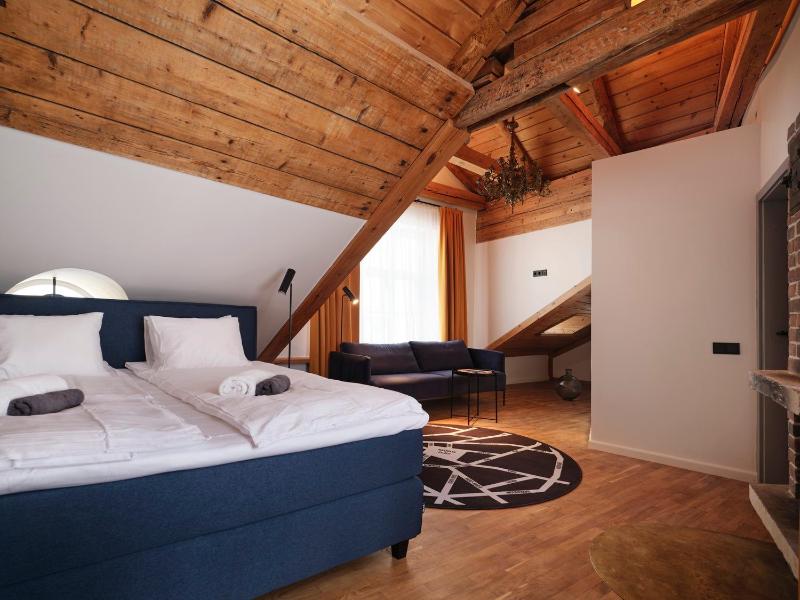 LJ5 - Old Town Rooms with Exclusive shared Roof Terrace - image 6