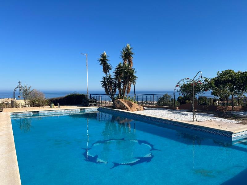 VILLA CANTARES Images