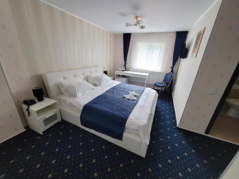 Standard Triple Room image 1
