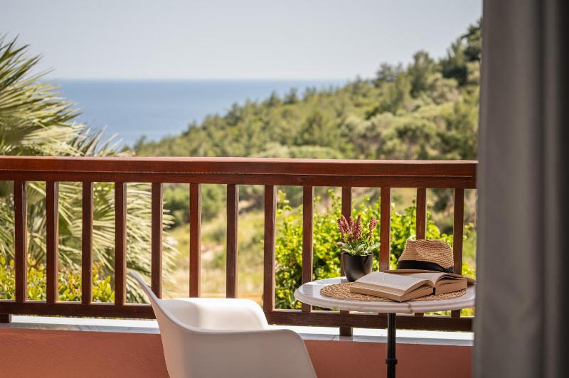 Double or Twin Room with Sea View image 1