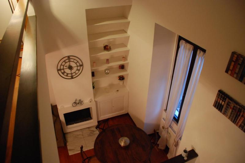 Superior Studio with Alley View - Split Level image 4