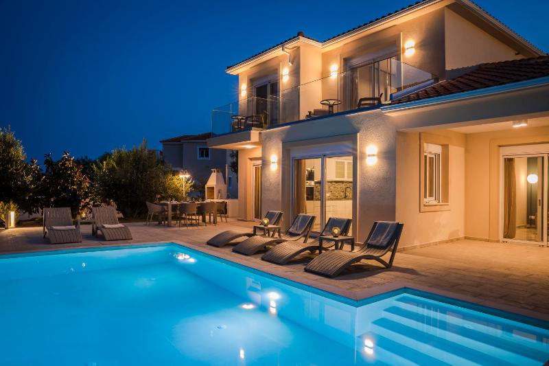 Montagna & Mare villa Images