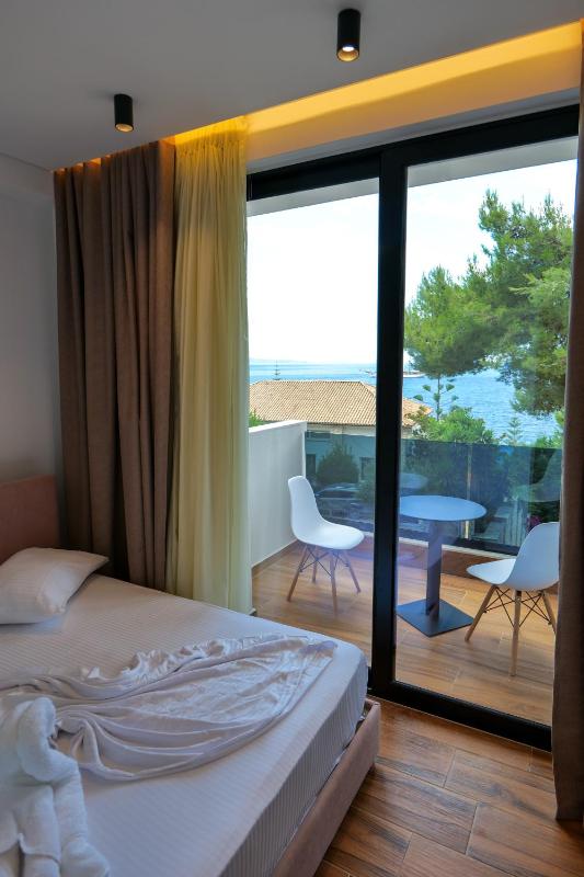 Economy Double Room with Sea View  image 1