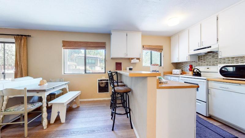 La Vista Blanc #61 Condo - image 32