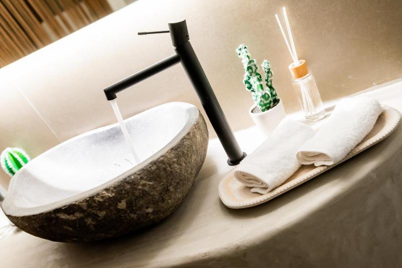 Guru accommodations - image 8