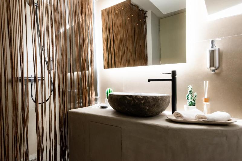 Guru accommodations - image 15