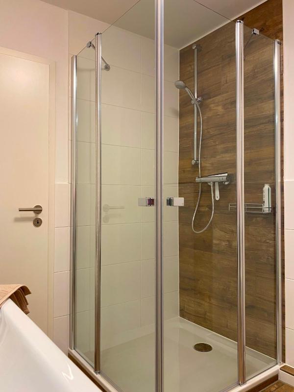 One-Bedroom Apartment image 3