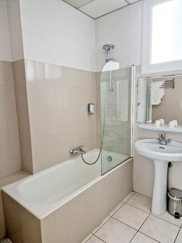 Superior Double or Twin Room image 4