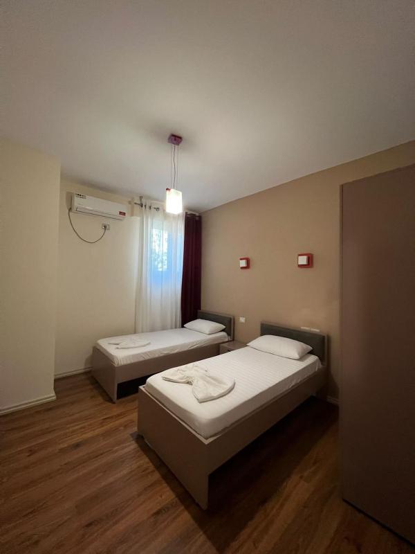 Apartment image 3