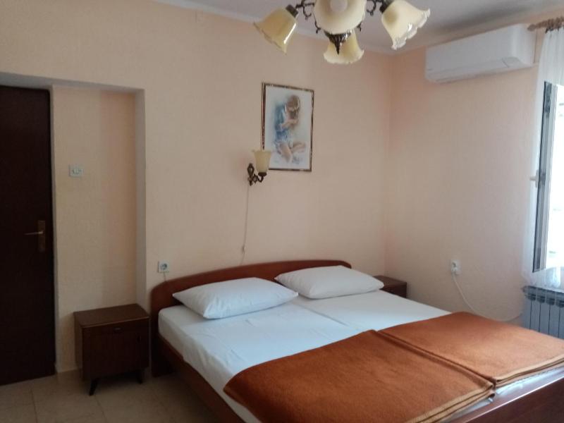 Triple Room with Private Bathroom image 1