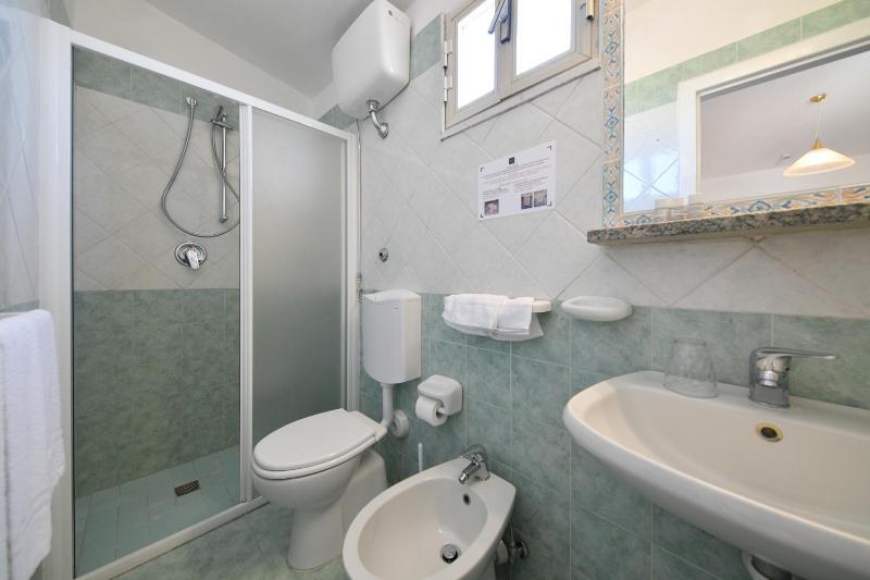 Quadruple Room with Balcony image 3