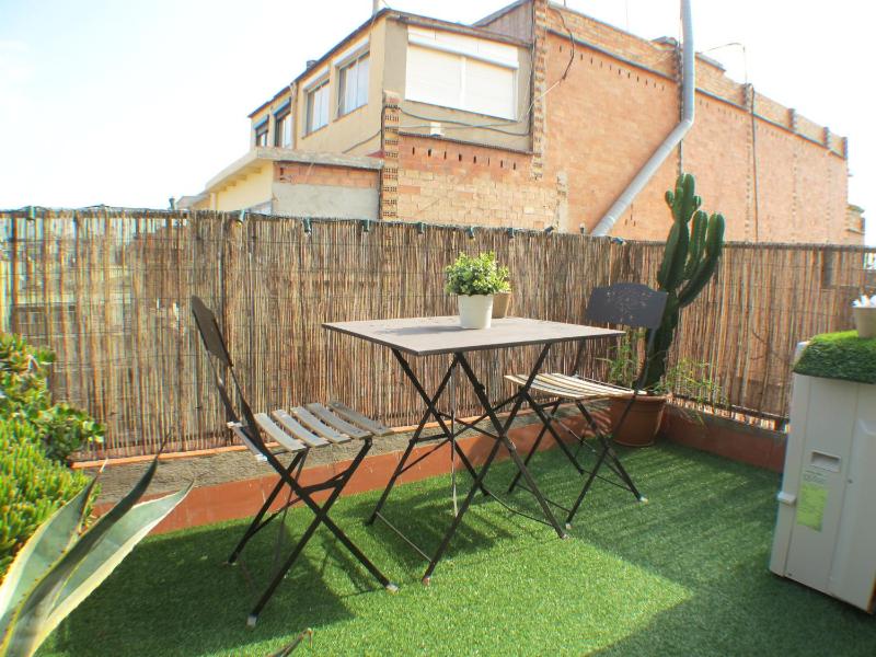 Standard Three-Bedroom Apartment - Calle Casanovas 78 image 3