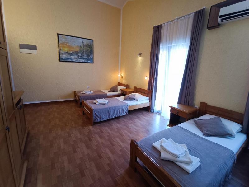 Triple Room image 3