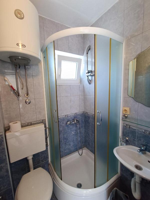 Twin Room image 3