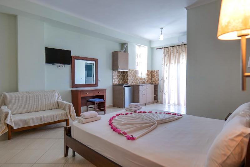 Hotel Chris - image 7