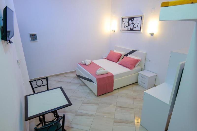 Hotel Chris - image 11