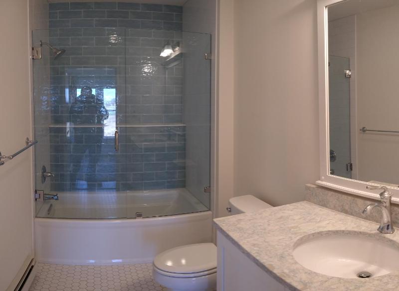 King Seaview Suite image 4