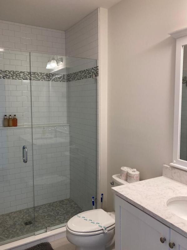 Queen Seaview Suite  image 3