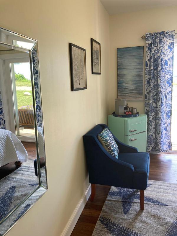 Queen Seaview Suite  image 2