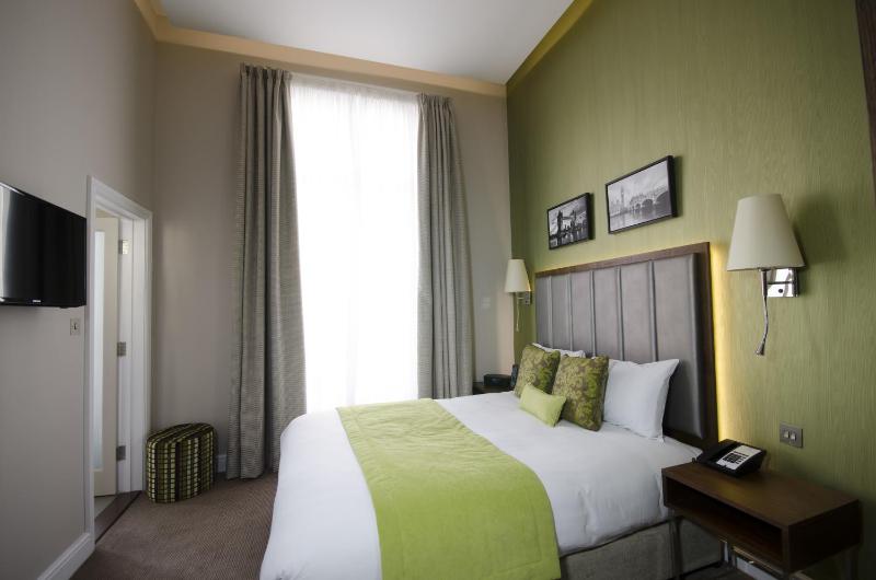 Standard Double Room image 2